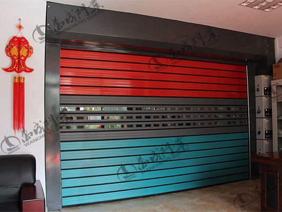 硬質(zhì)快速門