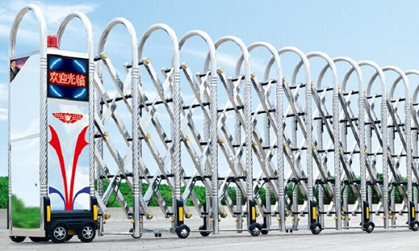 鉆石網(wǎng)花電動(dòng)伸縮門