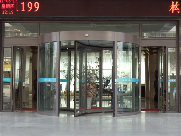 三翼旋轉(zhuǎn)門