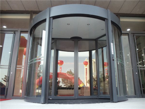 兩翼旋轉(zhuǎn)門