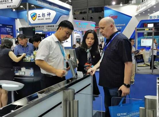 回顧歷屆展會，每一次精彩亮相和呈現(xiàn)