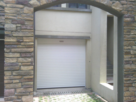 鋁合金車(chē)庫(kù)門(mén)