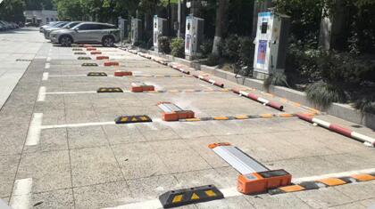 充電站停車管理（地鎖+車位相機） - 中出網(wǎng)-智能出入口與停車充電門戶