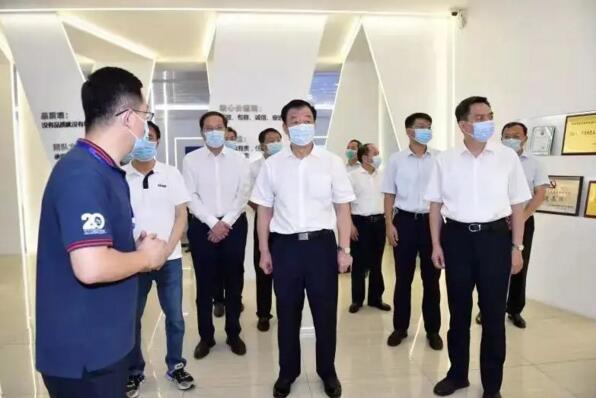 江西省省委書記、省人大常委會主任劉奇一行蒞臨百勝智能調(diào)研指導(dǎo)