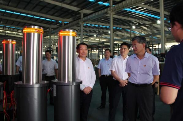 省紀委書記馬森述了解百勝升降地柱產品優(yōu)勢及應用場景