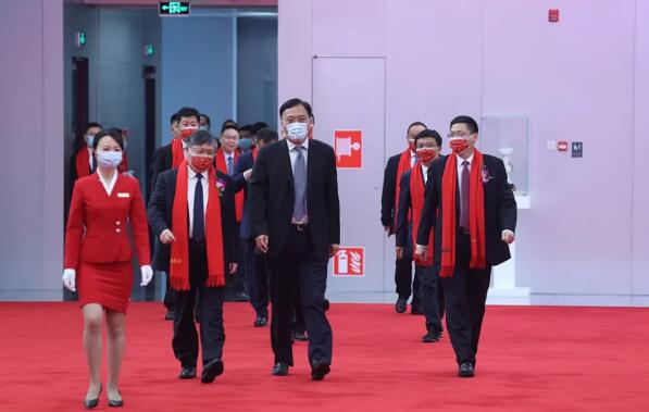 進(jìn)入會(huì)場(chǎng)