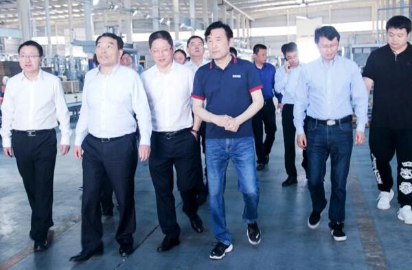 南昌縣委書記熊運浪高度肯定了百勝智能所取得的經(jīng)營成績和未來的發(fā)展規(guī)劃