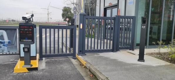 升級(jí)后的人行通道出入口