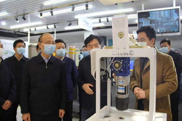 省委常委、副省長吳曉軍長了解百勝各項產(chǎn)品及應有場景