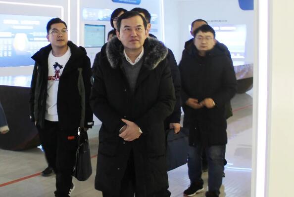 南昌市科技局副局長黃端偉等領(lǐng)導(dǎo)一行蒞臨百勝智能視察指導(dǎo)