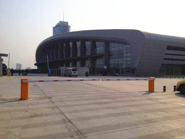 濟(jì)南商河汽車(chē)總站藍(lán)牙遠(yuǎn)距離停車(chē)場(chǎng)系統(tǒng)案例 - 中出網(wǎng)-智能出入口與停車(chē)充電門(mén)戶