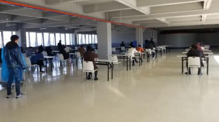 快餐供應(yīng)，分餐進(jìn)食