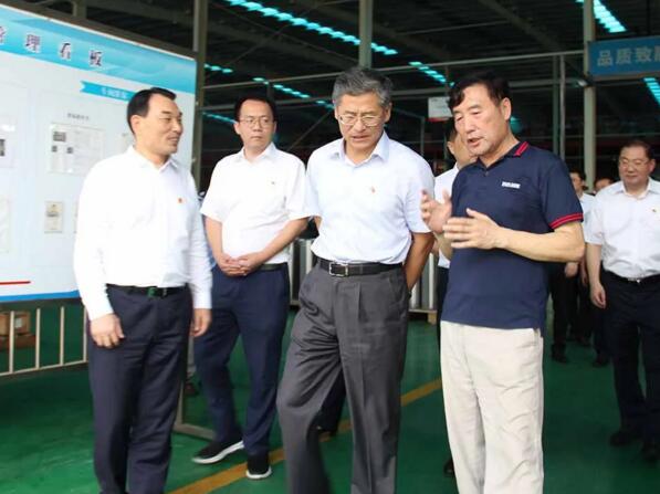 省紀委書記馬森述關(guān)切百勝企業(yè)經(jīng)營情況，聽取企業(yè)訴求