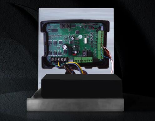 可外接儲(chǔ)備電源，實(shí)現(xiàn)斷電時(shí)自動(dòng)起桿，應(yīng)對(duì)火災(zāi)斷電等突發(fā)情況