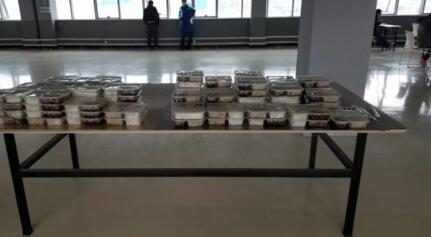 快餐供應(yīng)，分餐進食