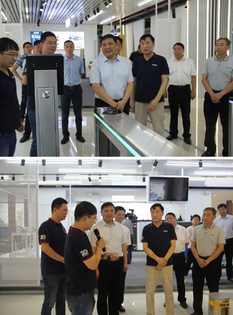 市委常委、市委組織部部長李鎮(zhèn)發(fā)詳細了解產品的特性、優(yōu)勢及應用場景