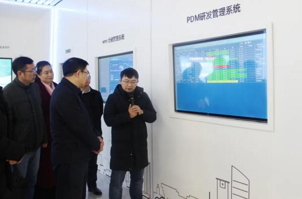 南航黨委領(lǐng)導(dǎo)一行了解百勝智慧工廠(chǎng)建設(shè)情況