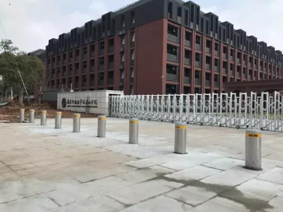 南京外國(guó)語學(xué)校