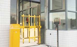 汕頭隆慶紙業(yè)柵欄道閘案例 - 中出網(wǎng)-智能出入口與停車(chē)充電門(mén)戶(hù)