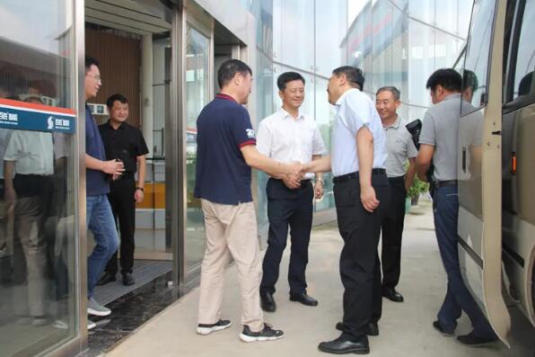 市委常委、市委組織部部長李鎮(zhèn)發(fā)蒞臨百勝智能調(diào)研、指導(dǎo)