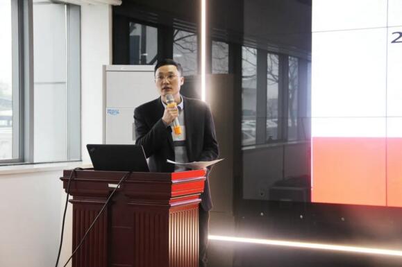 百勝智能董事會董秘華秋根