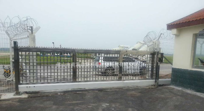 南北德信懸浮門贏得濟(jì)南飛機(jī)場(chǎng)的點(diǎn)贊