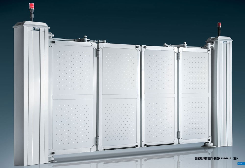 深圳大芬油畫村大門口的懸浮折疊門由南北德信提供