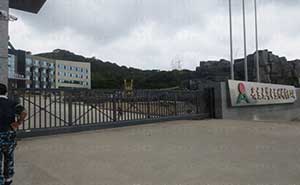 丹東太華電熱材料有限公司818L智能無軌懸浮門案例