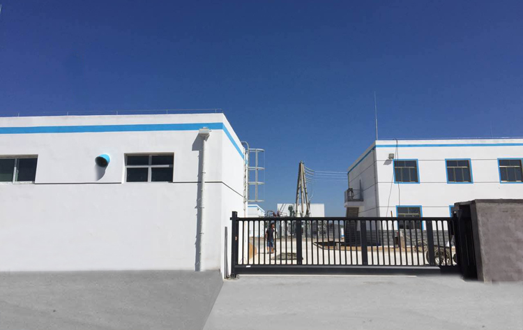 朔州市平魯區(qū)石堂山風(fēng)電廠無軌懸浮門案例 - 中出網(wǎng)-智能出入口與停車充電門戶