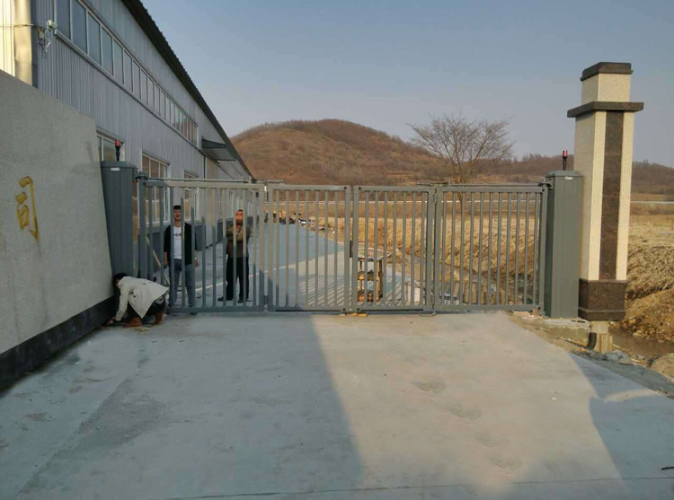 黑龍江省牡丹江綏芬河市無軌懸浮門案例 - 中出網(wǎng)-智能出入口與停車充電門戶