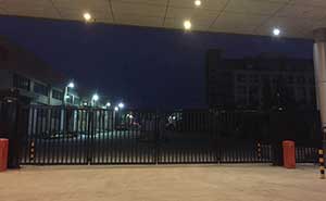 溫嶺椒江區(qū)天天物流無(wú)軌懸浮門(mén)案例 - 中出網(wǎng)-智能出入口與停車(chē)充電門(mén)戶(hù)