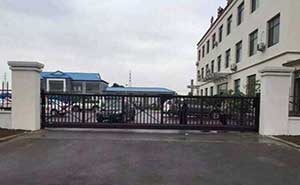 遼寧宏達駕校無軌懸浮門工程案例 - 中出網(wǎng)-智能出入口與停車充電門戶