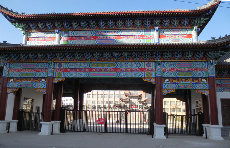 甘肅省民樂縣第一中學(xué)智能無軌懸浮門工程案例 - 中出網(wǎng)-智能出入口與停車充電門戶