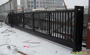 長春機(jī)械設(shè)備有限公司智能無軌懸浮門工程案例 - 中出網(wǎng)-智能出入口與停車充電門戶