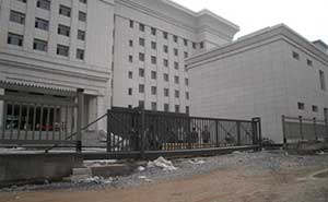 吉林省盤石市人民檢查院智能無軌懸浮門工程案例 - 中出網(wǎng)-智能出入口與停車充電門戶