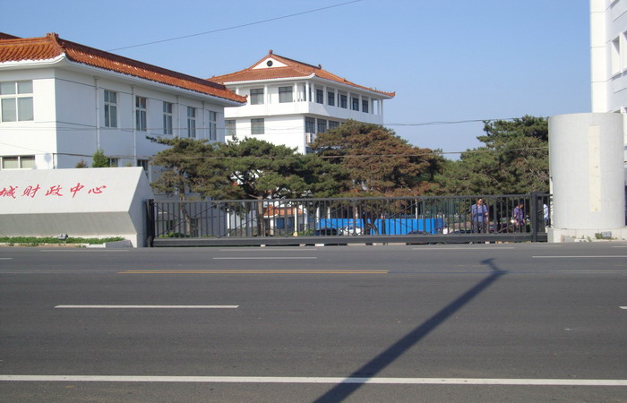 遼寧省興城財政中心智能無軌懸浮門工程案例 - 中出網(wǎng)-智能出入口與停車充電門戶