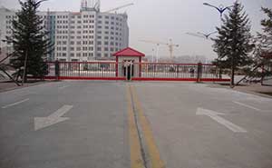 赤峰市和美建材城智能無軌懸浮門工程案例