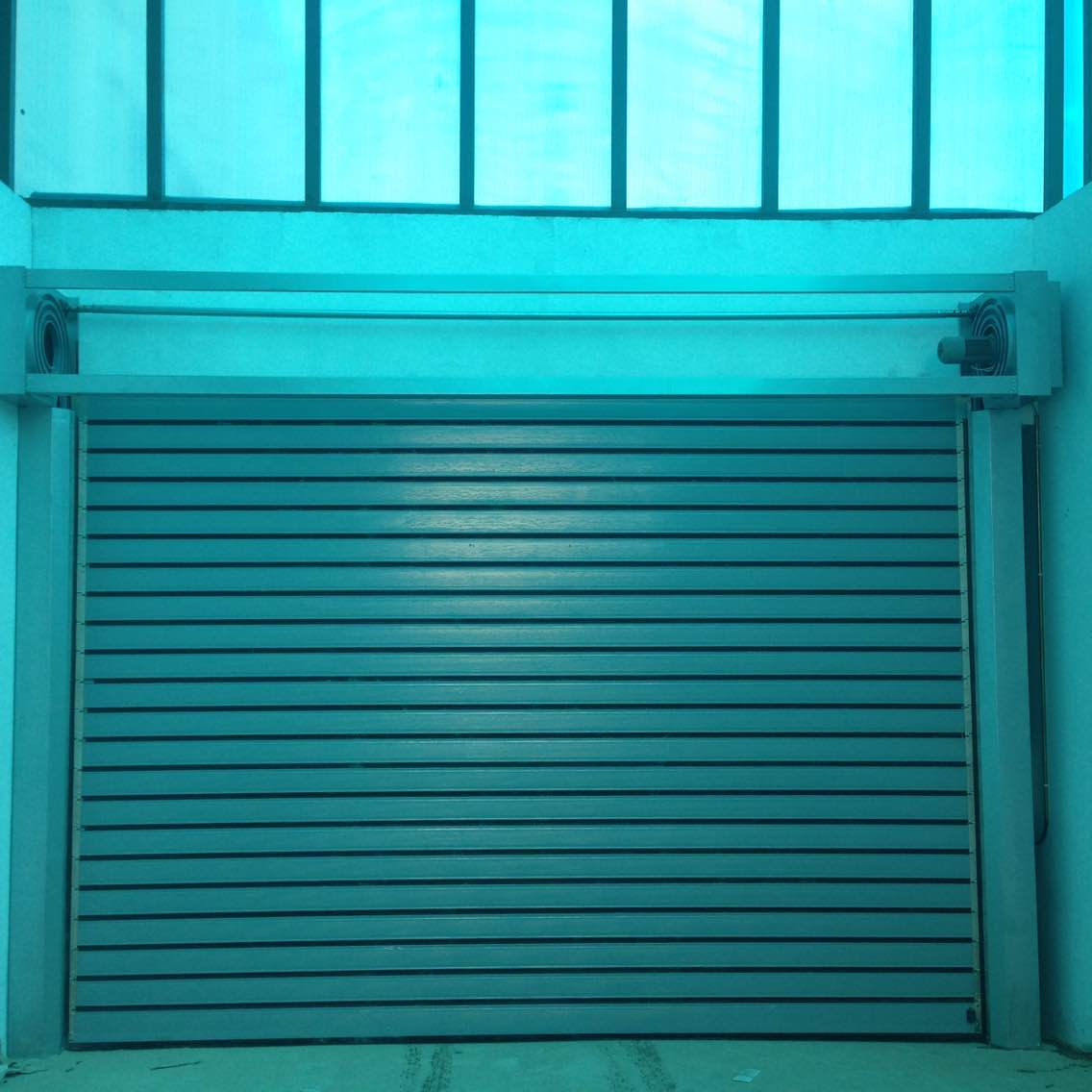 硬質(zhì)快速門