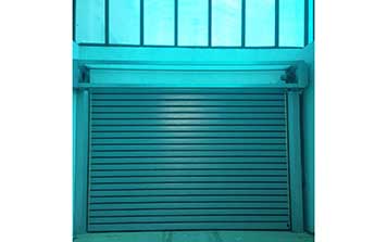 硬質(zhì)快速門