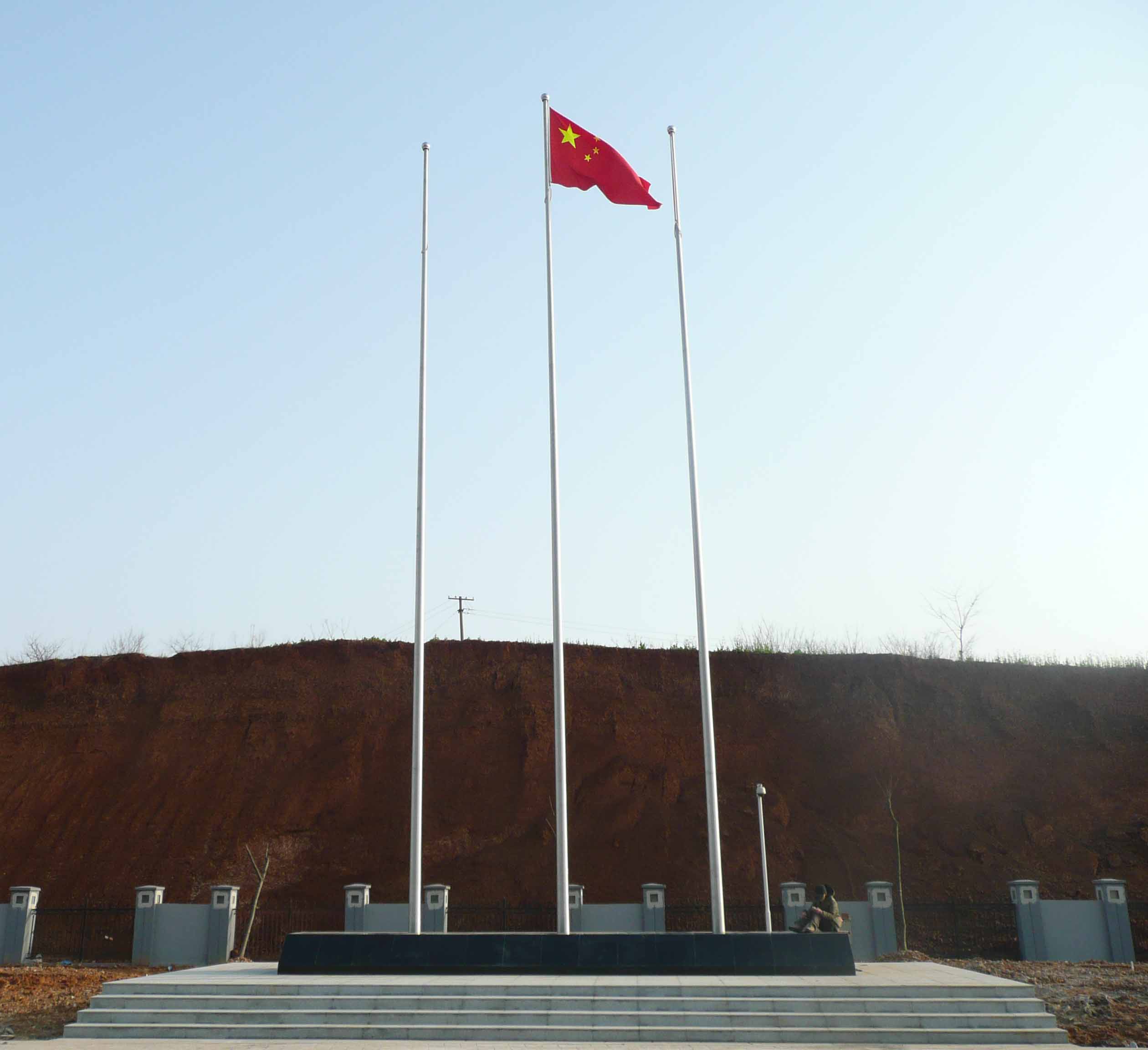 電動(dòng)錐形旗桿