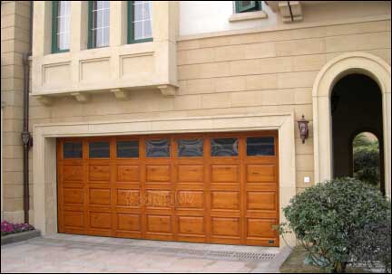 實(shí)木車(chē)庫(kù)門(mén)