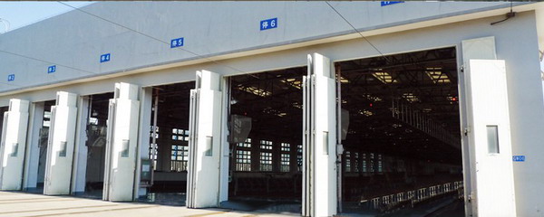 工業(yè)車庫(kù)門