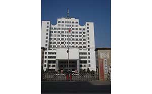 南陽(yáng)市中級(jí)人民法院自動(dòng)伸縮門案例 - 中出網(wǎng)-智能出入口與停車充電門戶