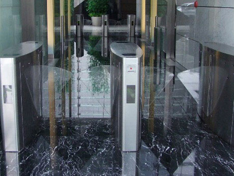 寧波海曙金通駕駛培訓(xùn)通道閘案例 - 中出網(wǎng)-智能出入口與停車充電門戶