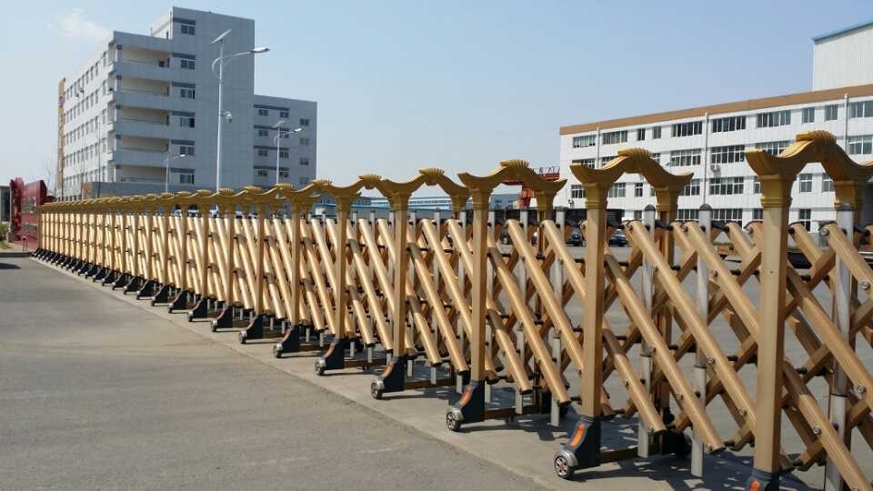 遼寧撫順石油機械有限責(zé)任公司伸縮門工程案例 - 中出網(wǎng)-智能出入口與停車充電門戶