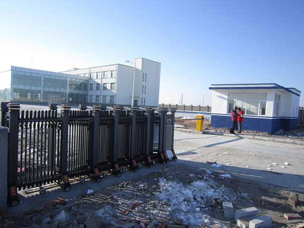 大慶市慶然天然氣有限公司伸縮門案例 - 中出網(wǎng)-智能出入口與停車充電門戶