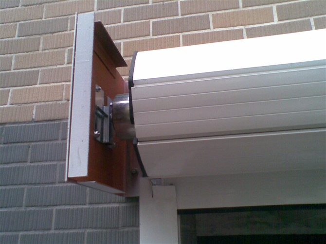 卷簾車(chē)庫(kù)門(mén)