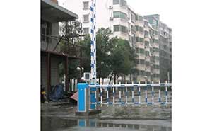 耒陽金泰小區(qū)通道閘案例