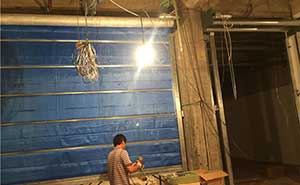 淮安萬達(dá)廣場店快速門案例 - 中出網(wǎng)-智能出入口與停車充電門戶