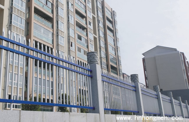 寧鄉(xiāng)地稅局C型標準柵欄工程案例 - 中出網-智能出入口與停車充電門戶